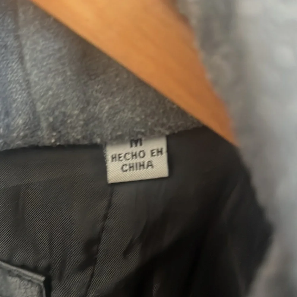 Levi's Black Leather Jacket - Picture 5 of 5